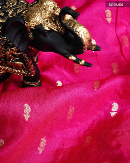 Wrinkle Crepe Saree with Thread Embroidery Work and Border- Orange