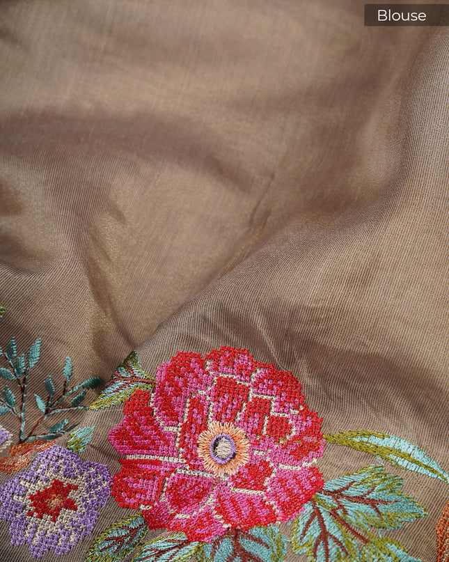 Linen saree with thread work butties and lace border - Grey