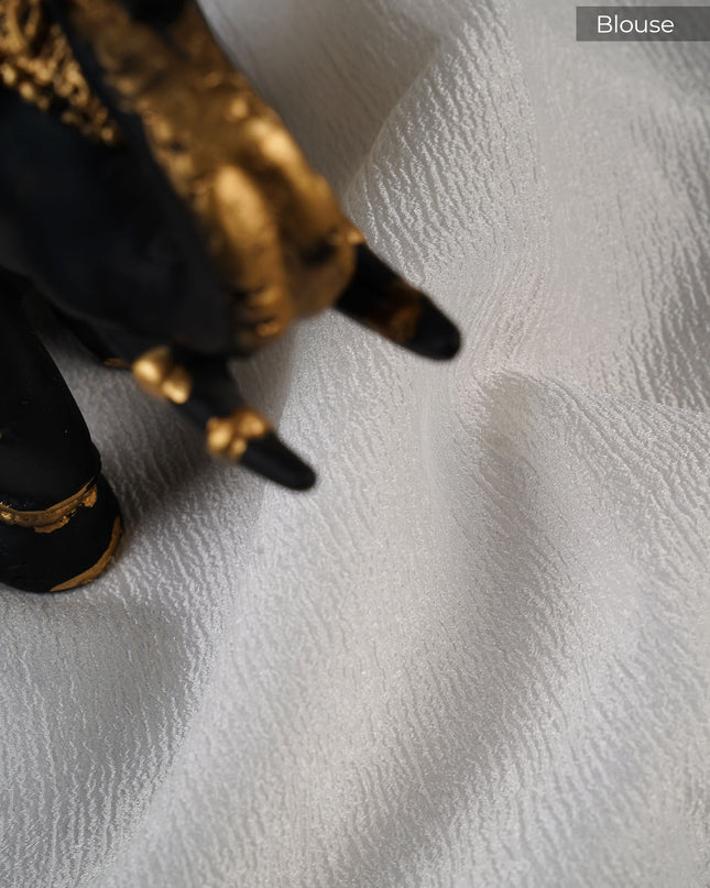 Crush tissue saree with thread work and scallop border Kardana & Sequence Work - Off White