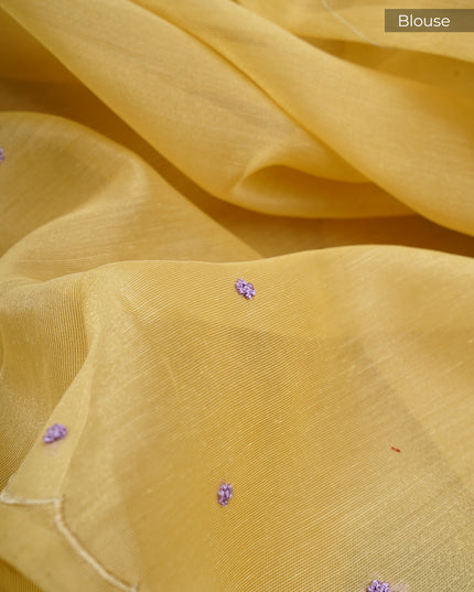 Tissue Linen Saree With Thread Knot Work Butties With Scallop Border - Light Yellow