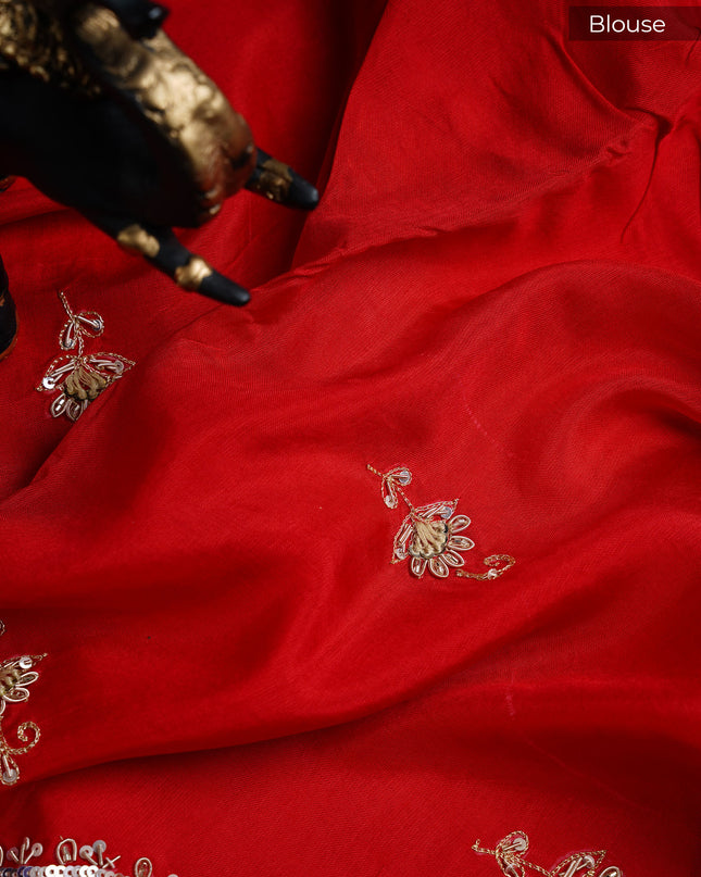 Munga banarasi silk saree with Embroidery work and scallop border - Beige