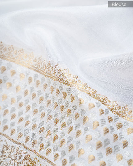 Dola Silk Saree with Golden Butties and Contrast Border- Violet