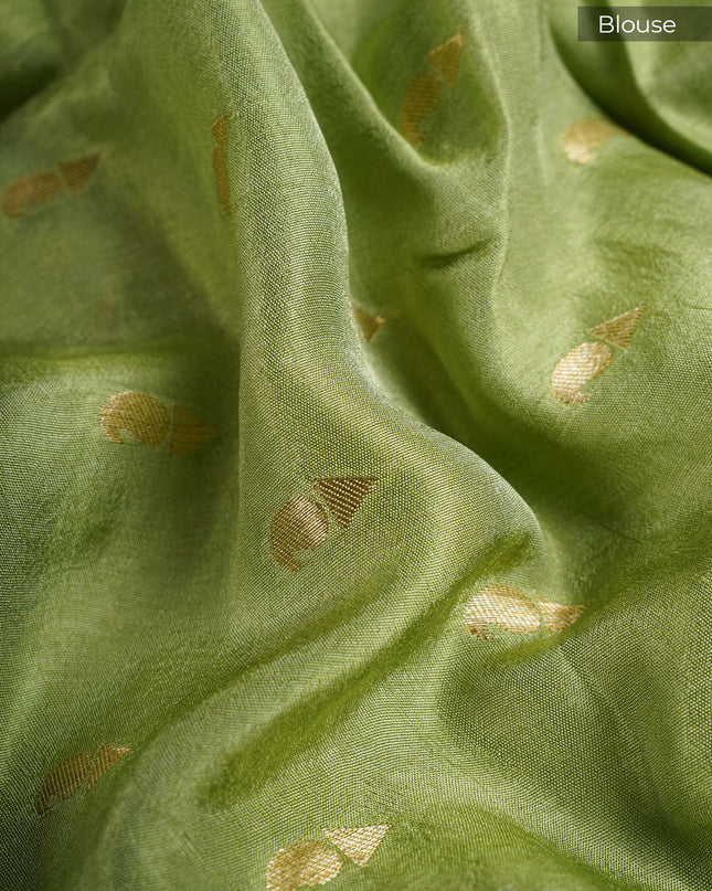 Crepe Saree with Thread Embroidery Work with Banaras Border- Green
