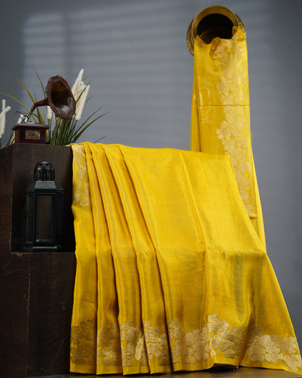 Banas Silk Saree With Gold & Silver Zari Buttis And Border - M Green