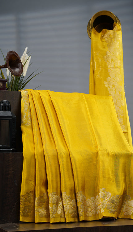 Banas Silk Saree With Gold & Silver Zari Buttis And Border - M Green