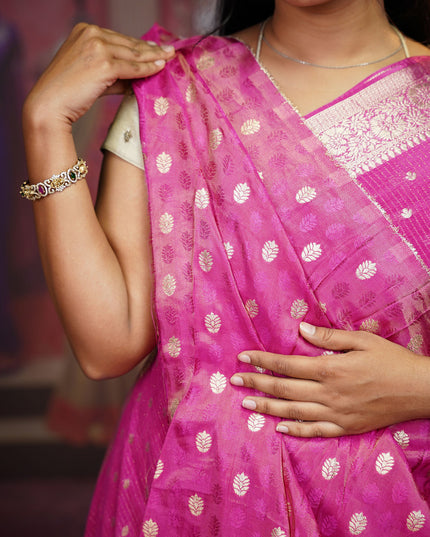 Korean Crepe Saree With Golden Buttis & Border - Pink