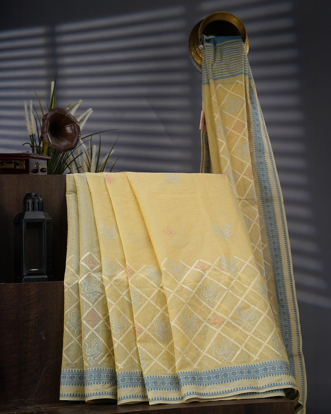 Handloom Cotton Saree With Thread Embroidery Butties Border - Pista Green