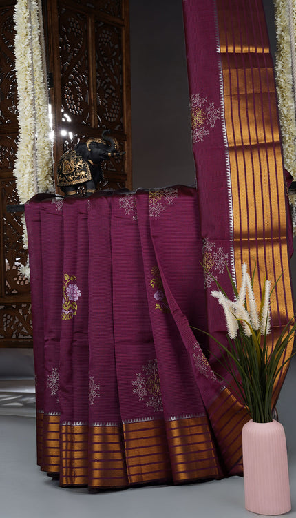 Mangalagiri silk saree with thread embroidery work and contrast border - Purple