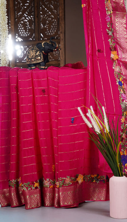 Wrinkle Crepe saree with Thread Embroidery Work and Border- Pink