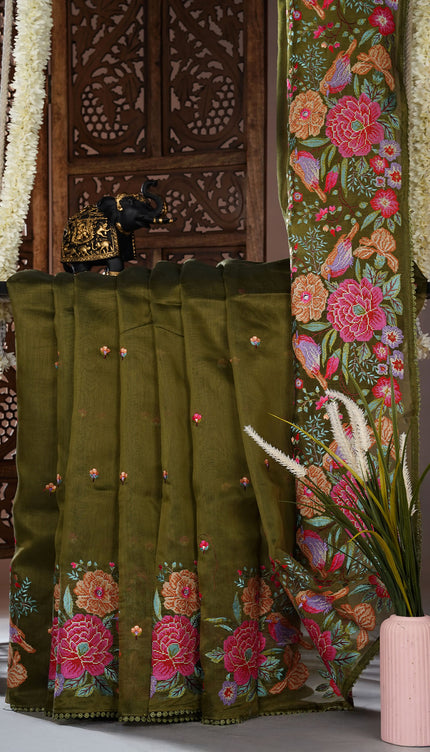 Linen saree with thread work butties and lace border - M Green