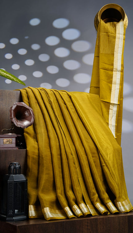 Binny Crepe Silk Saree With Golden Silver Zari Border - MEHINDHI