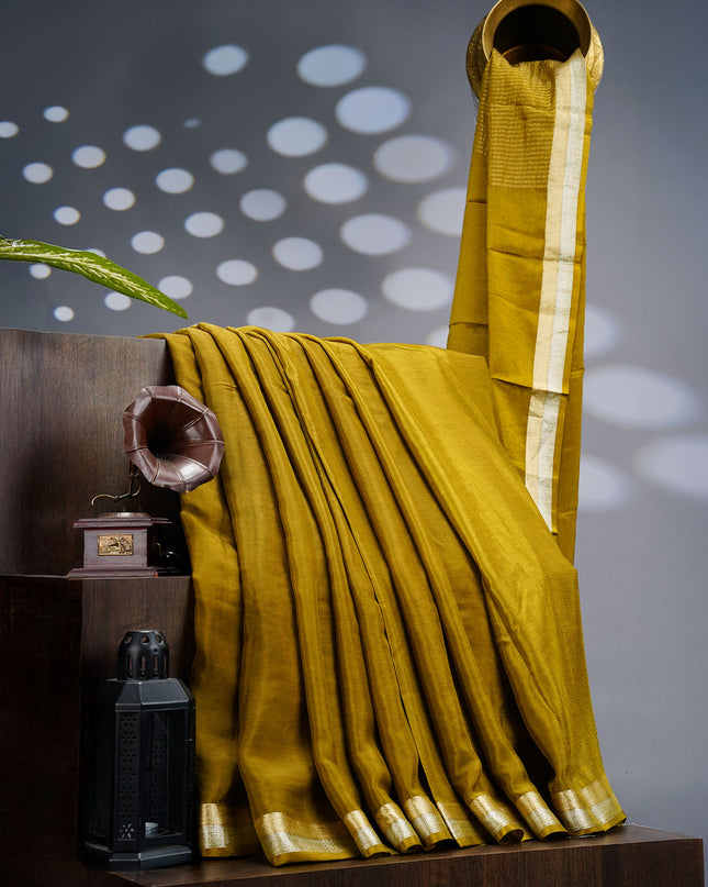 Binny Crepe Silk Saree With Golden Silver Zari Border - MEHINDHI
