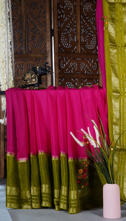 Chinnon Crape Saree French Knot Work Design and Golden Zari Gap Border Border - Pink