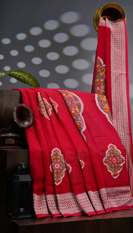 Kadi Georgette Saree With Meenakari Butties - Red