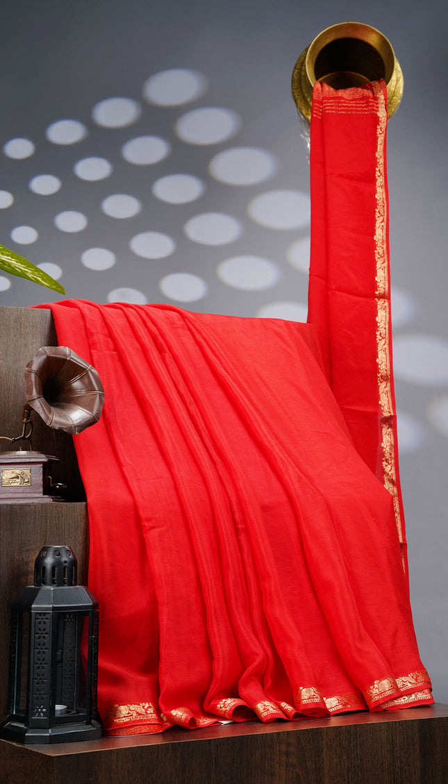 Binny Crepe Silk Saree With Golden Border - Red