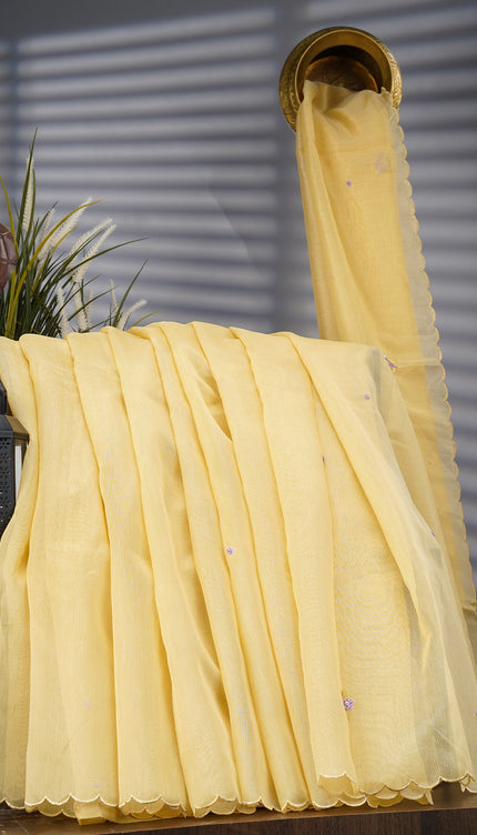 Tissue Linen Saree With Thread Knot Work Butties With Scallop Border - Light Yellow