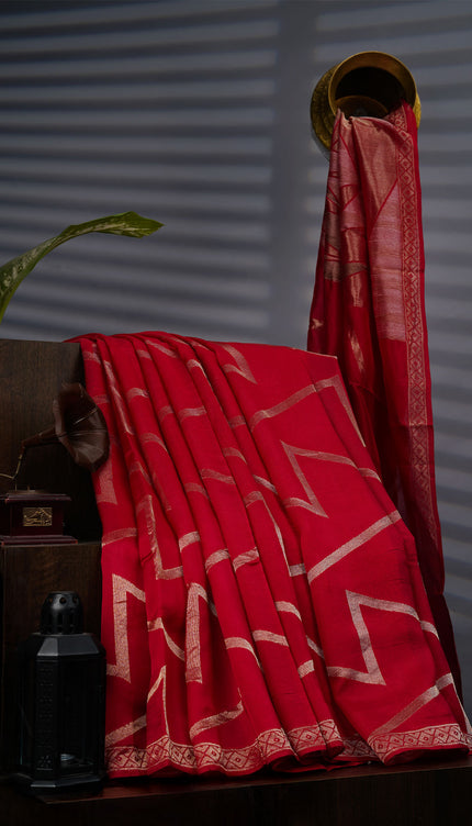 Munga Silk Saree With Gold Zari Border -  Pink