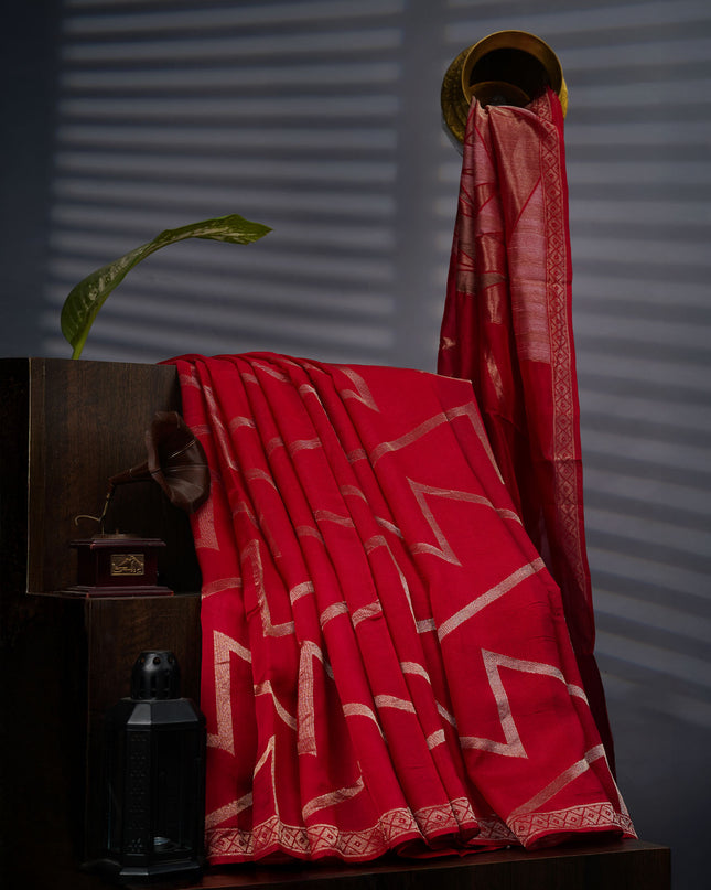 Munga Silk Saree With Gold Zari Border -  Pink