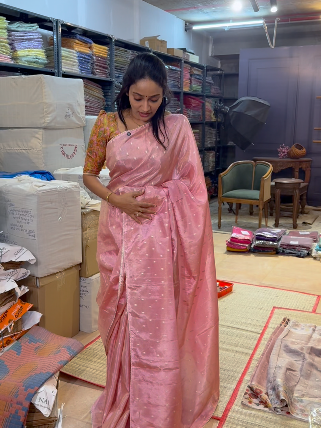 Tissue Georgette Saree With Small Golden Butties Border - Baby Pink