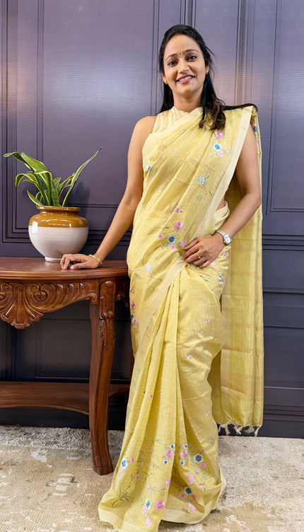 mangalagiri Silk Embroidery Work With Border - Mehndi