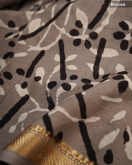Mul cotton saree with Floral Kalamkari block print and contrast border - Brown