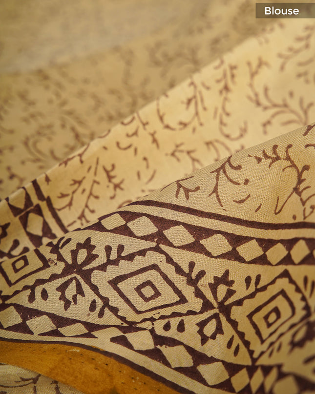 Mul cotton saree with block printing and a geometric border - Light Beige