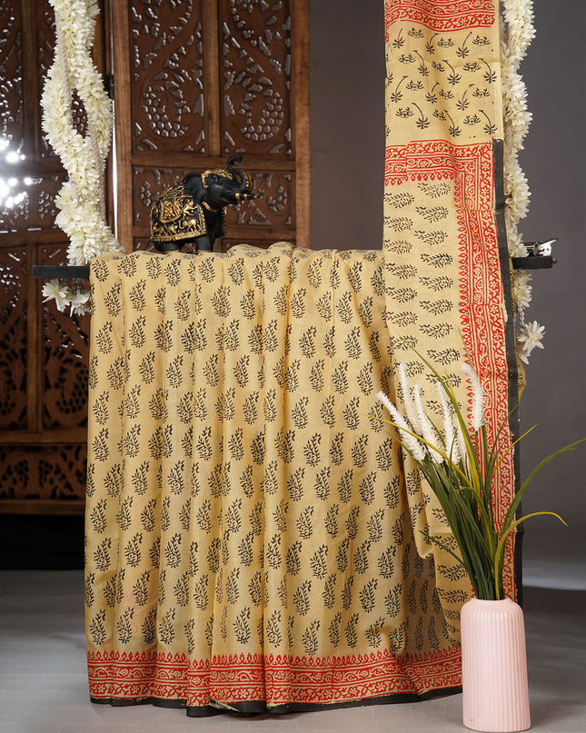 Mul Cotton Saree with  Block Printed and conratst border - Beige Sand