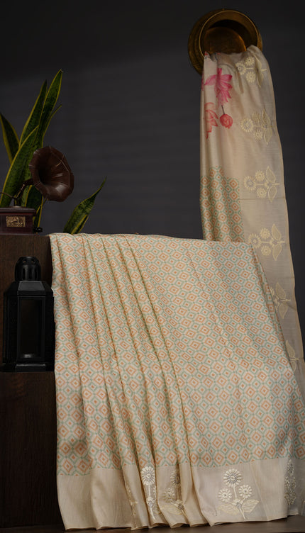 Semi Tusser Silk Saree With Contrast Border And Thread Embroidery Butties -  Beige Blue