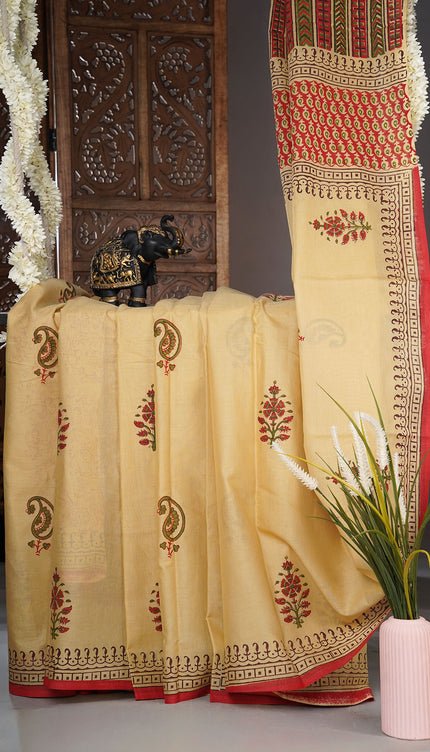 Mul cotton saree with block print and contrast border - Cream
