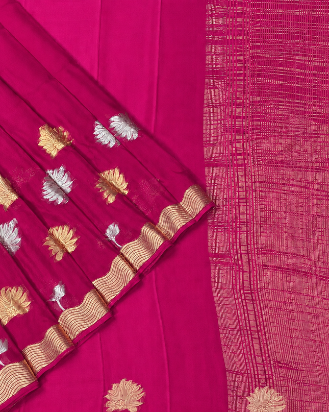 Wrinkle crepe saree with Gold and Silver Zari Butties with Golden Zari Border -Pink