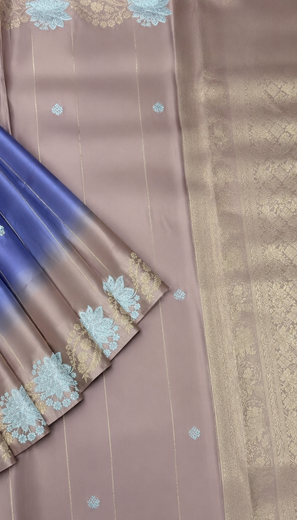 Manipuri kota  Gold and silver  Zari weaving Buttis  with Checks Design and Satin Border -Lavender