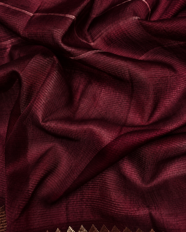 Mangaligiri Silk  Saree with  Thread  Weaving Checks Design and Golden Zari Temple  Border - Maroon