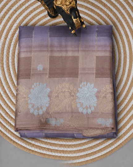 Manipuri kota  Gold and silver  Zari weaving Buttis  with Checks Design and Satin Border -Lavender