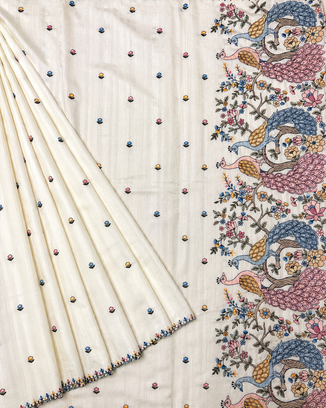Munga Tusser Silk Saree With Multi Floral Butties Thread Embroidery Scallop Border -Off White