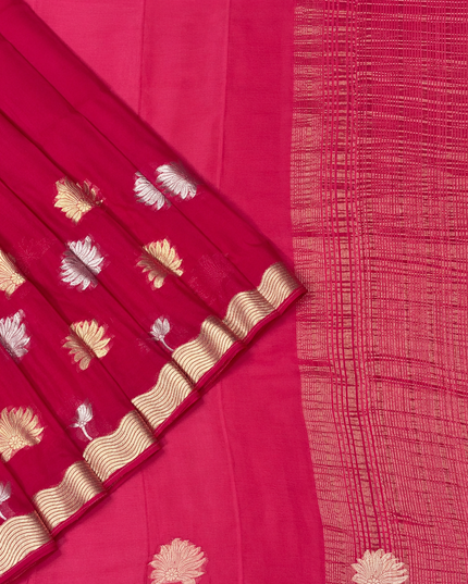 Wrinkle crepe saree with Gold and Silver Zari Butties with Golden Zari Border - Rani Pink