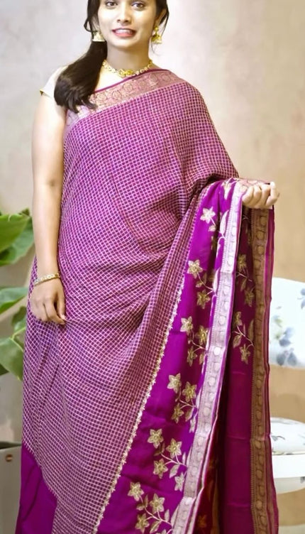 Koren Crepe Saree With All Over Checks Design and Flower Design Border - Purple