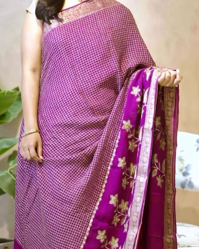Koren Crepe Saree With All Over Checks Design and Flower Design Border - Purple