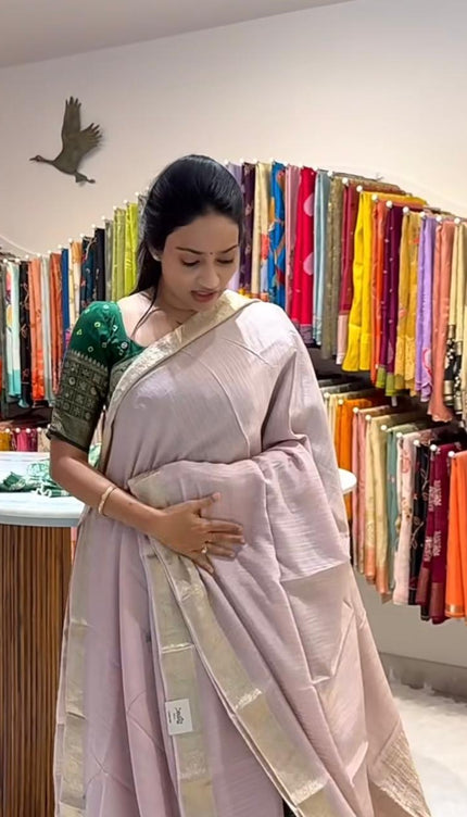 Koren Crepe Saree With All Over Checks Design and Flower Design Border - Peach