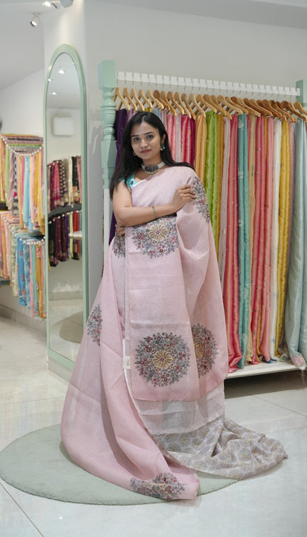 Tissue linen saree with floral Butties And Dori work With scallop border - Baby Pink