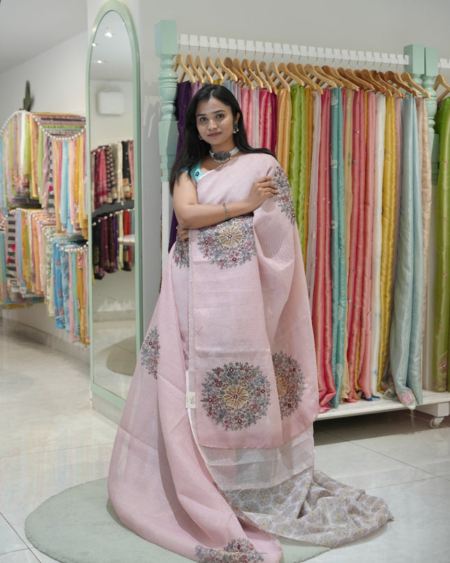 Tissue linen saree with floral Butties And Dori work With scallop border - Baby Pink