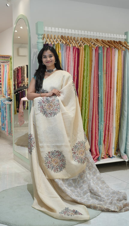 Tissue linen saree with floral Butties And Dori work With scallop border - Lemon Yellow