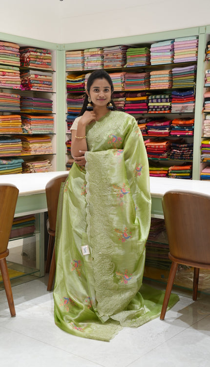 Soft Crush Saree With Thread Embordery Birds Design And Scallop Border- Green