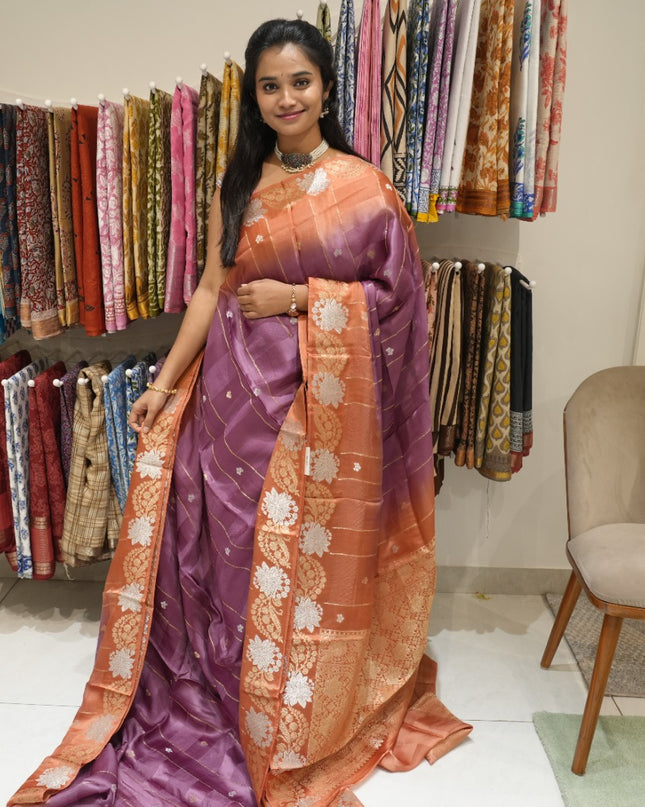 Manipuri kota  Gold and silver  Zari weaving Buttis  with Checks Design and Satin Border -Onion PInk