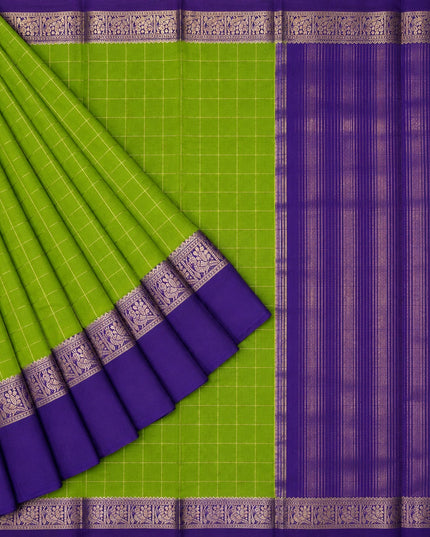 Munga Silk Saree With Vintage Design Golden Checks Design Contrast Border- Green