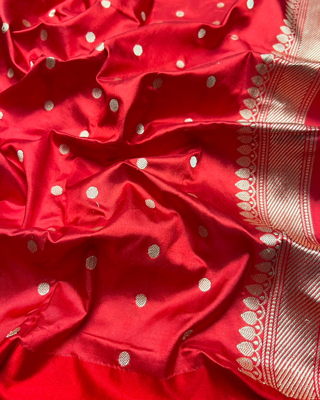 Kathan Silk Saree With All over Gold Zari Buttes and Golden Zari Weaving Border - Grey & Red