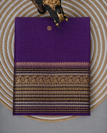 Green Silk Saree With Golden Zari Butties And Kanchi Border - Lavender