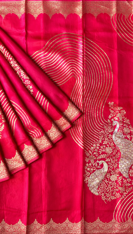 Banaras Crepe Saree With Shibori and Meenakari Weaving Golden Zari Border - pink