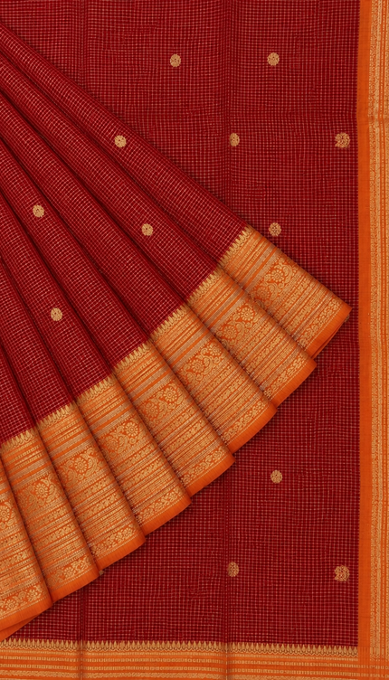 Green Silk Saree With Golden Zari Butties And Kanchi Border - red