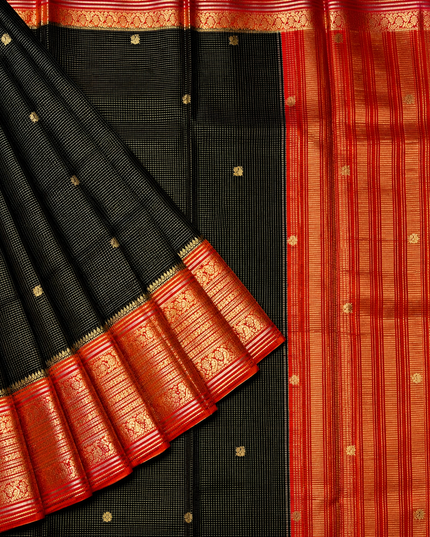 Green Silk Saree With Golden Zari Butties And Kanchi Border -Black & Orange