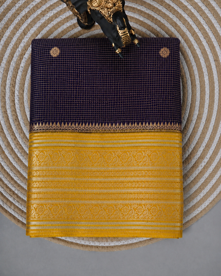 Green Silk Saree With Golden Zari Butties And Kanchi Border -Light Purple